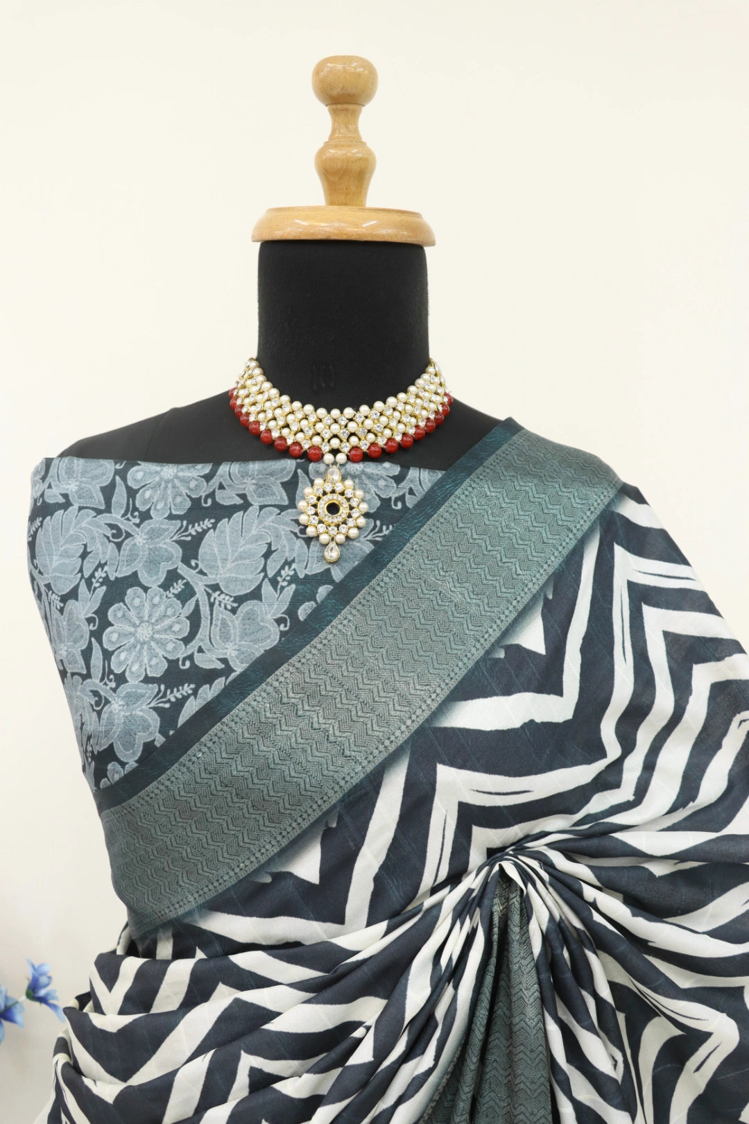  Black Printed Saree 